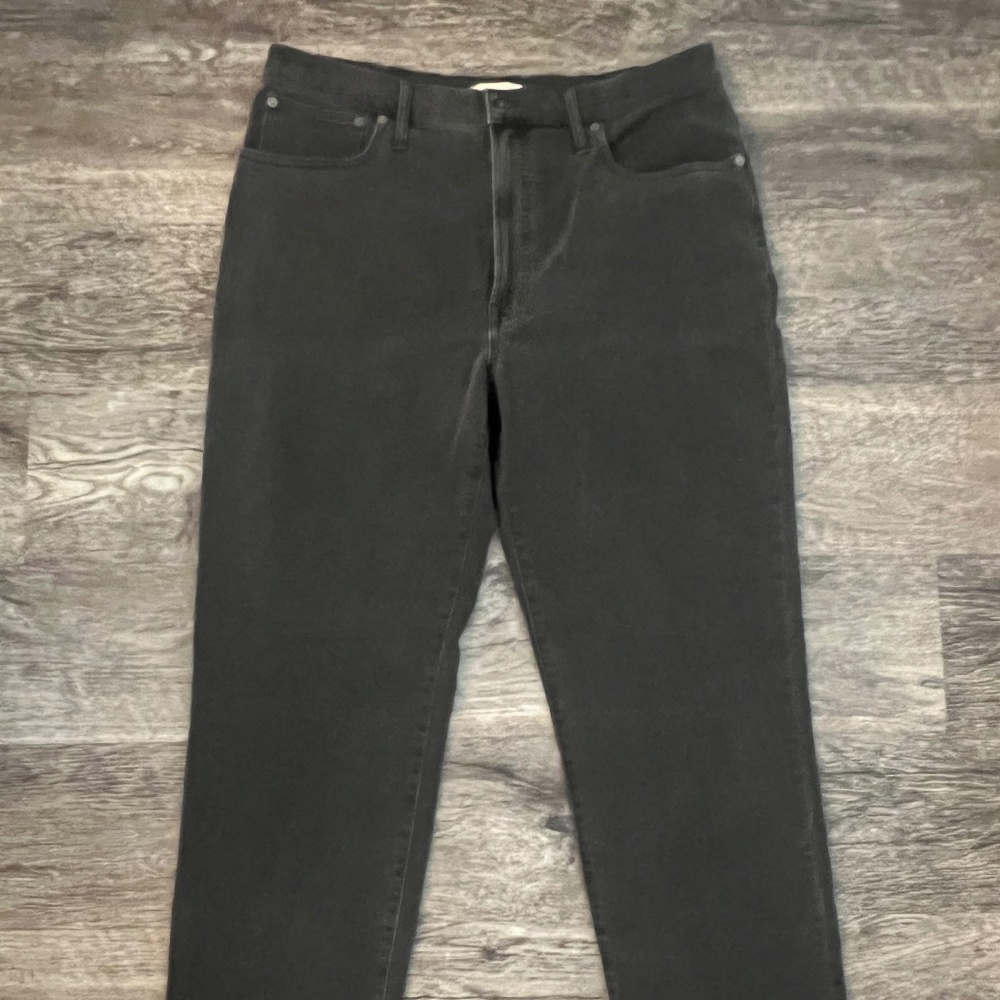 The Perfect Vintage Straight Jean in Nela Wash: Slit-Hem Edition